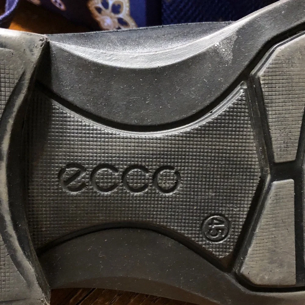 Ecco Black Leather Slip-On Loafers